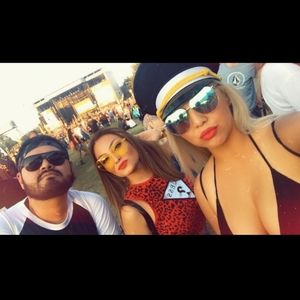 Meet your Posher, Mauricio israel